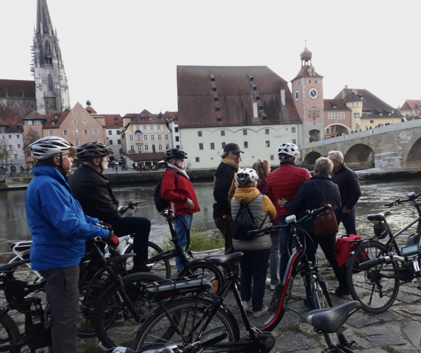 Regensburg mit dem Fahrrad erkunden Die Gästeführer